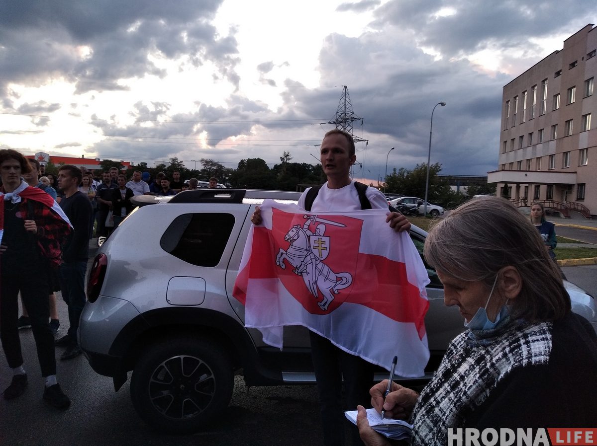 У Гродне ў горадзе затрымалі больш за 20 працоўных з "Азота". Калегі прыйшлі па іх да РАУС