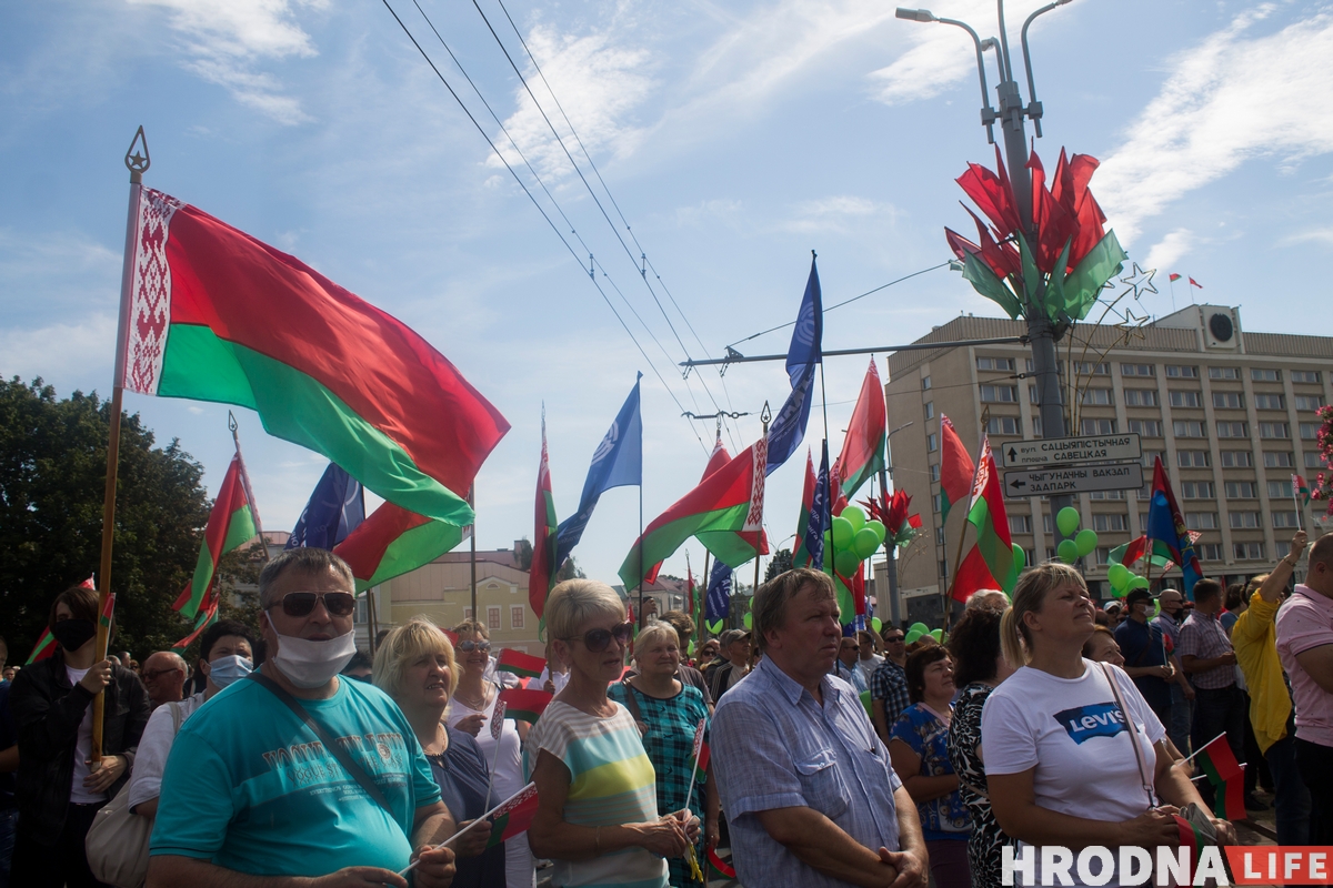 “Страну не отдадим”. Как в Гродно прошел митинг за Лукашенко