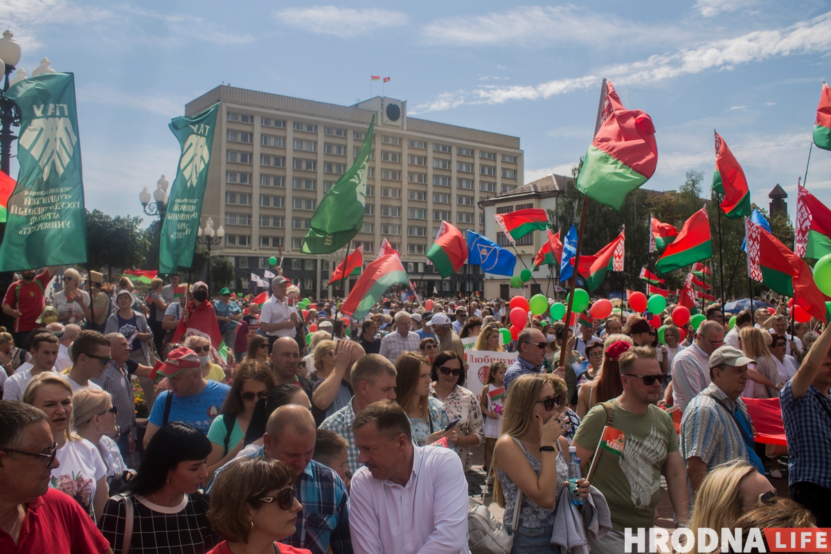 “Страну не отдадим”. Как в Гродно прошел митинг за Лукашенко