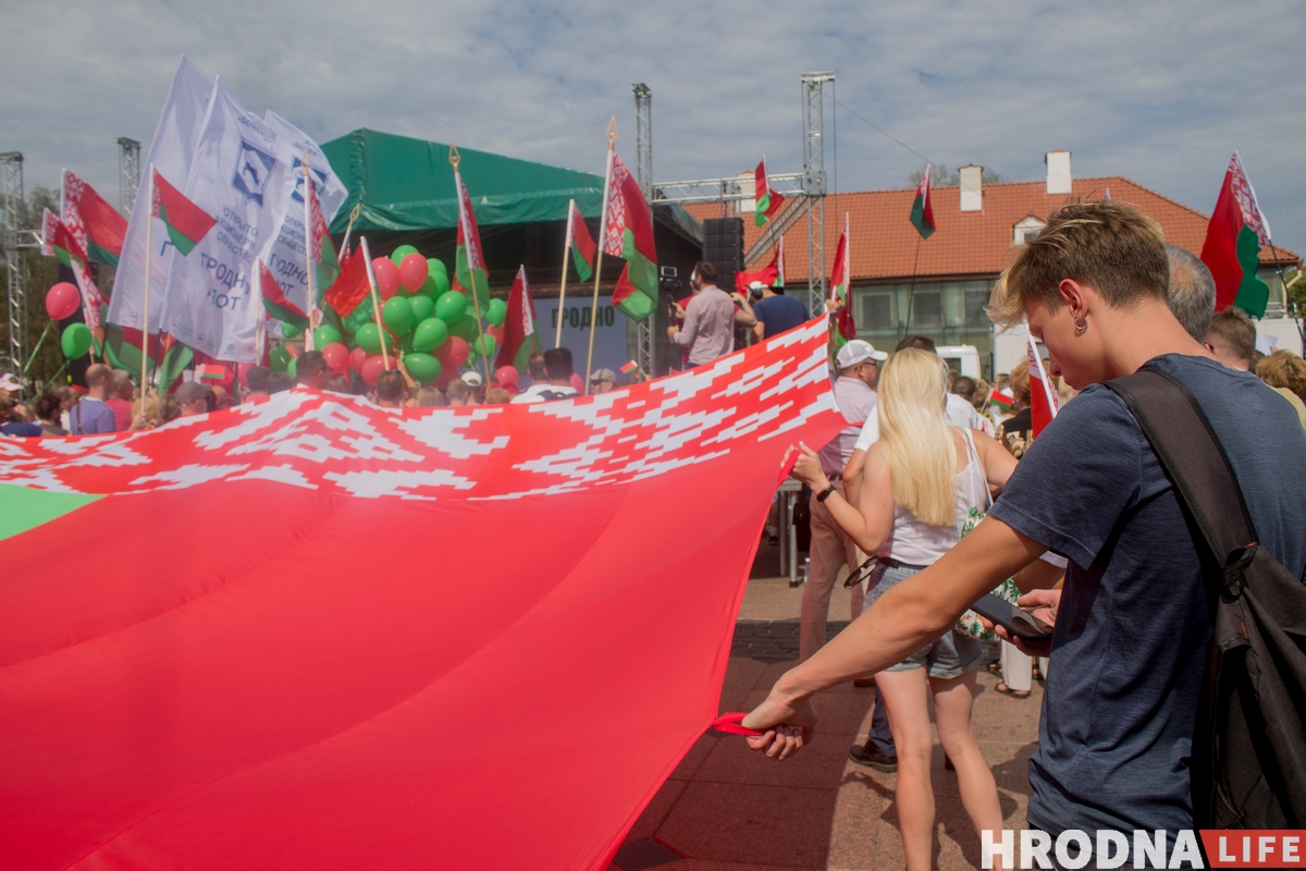 “Страну не отдадим”. Как в Гродно прошел митинг за Лукашенко