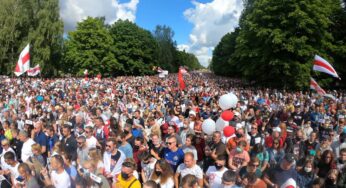 ФОТО: Почти 10 тысяч гродненцев пришли на пикет Тихановской в Гродно