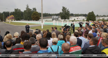 Лукашенко: они поставили цель эту территорию отсечь — гродненскую, полечу инспектировать