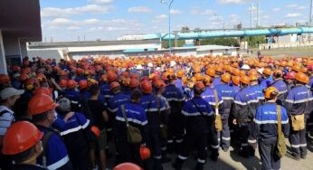 В Гродненском облисполкоме обсуждают, как остановить забастовки. Журналистов не пустили