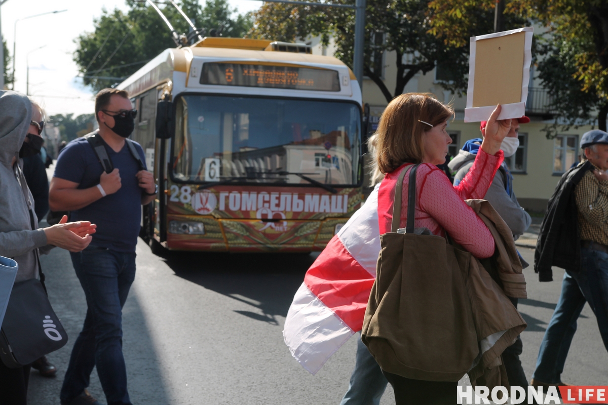 Наступили коленом на шею и душили. Как выглядели задержания в Гродно 20 сентября