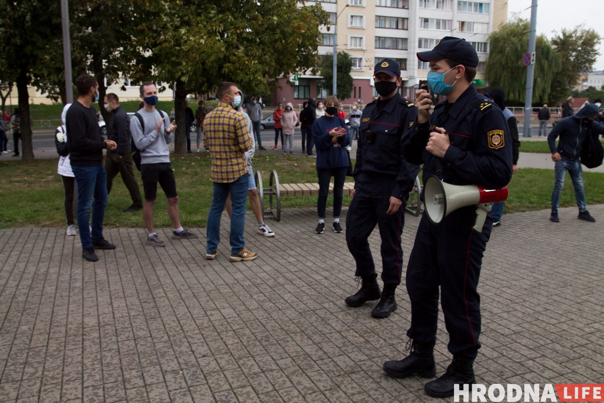 Газ и жесткие задержания. Акцию в Гродно разогнали через несколько минут