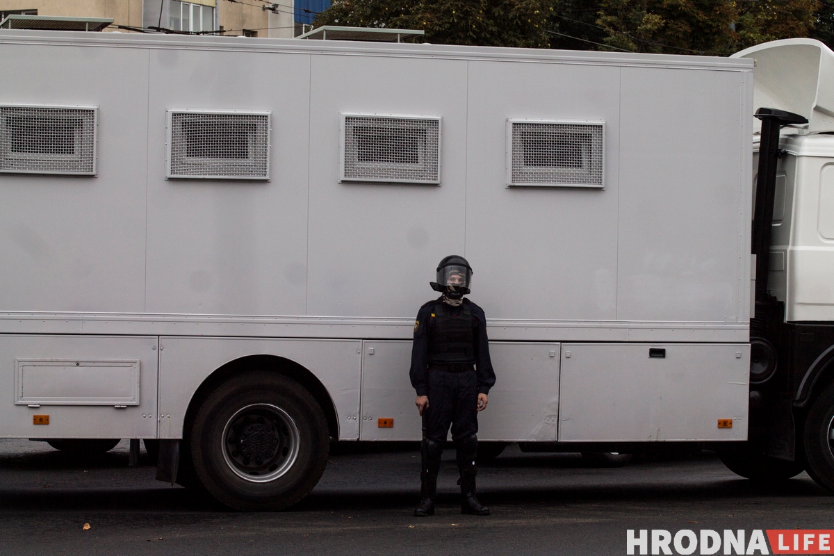 Газ и жесткие задержания. Акцию в Гродно разогнали через несколько минут