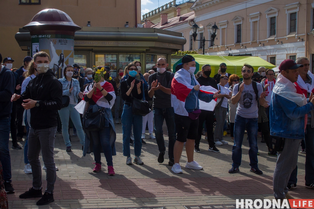 ОМОН со щитами, военные и десятки задержаний. Как протестовал Гродно 13 сентября