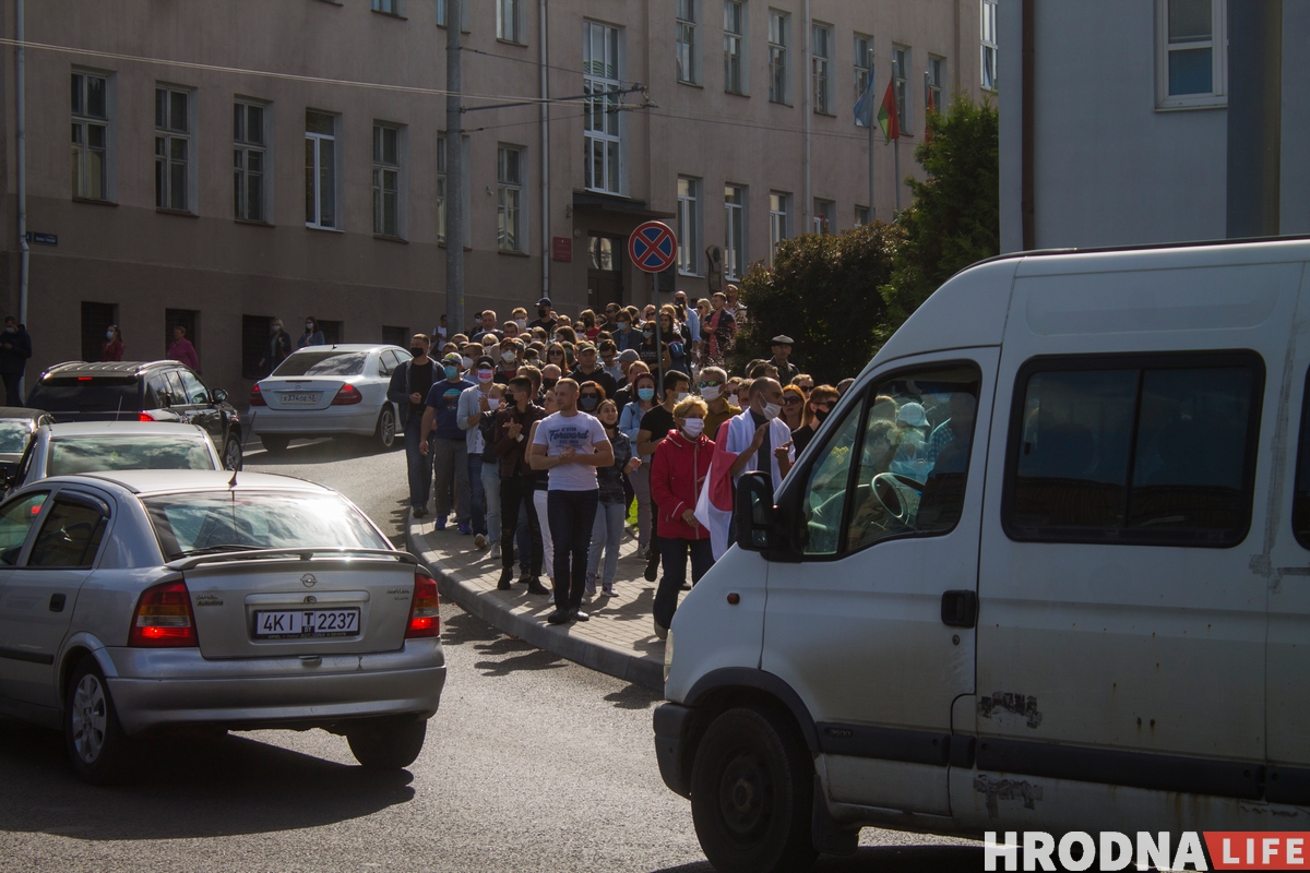 ОМОН со щитами, военные и десятки задержаний. Как протестовал Гродно 13 сентября