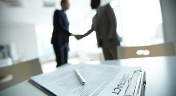 Полевод, свиновод, тракторист. Какую работу предлагают бывшим заключенным