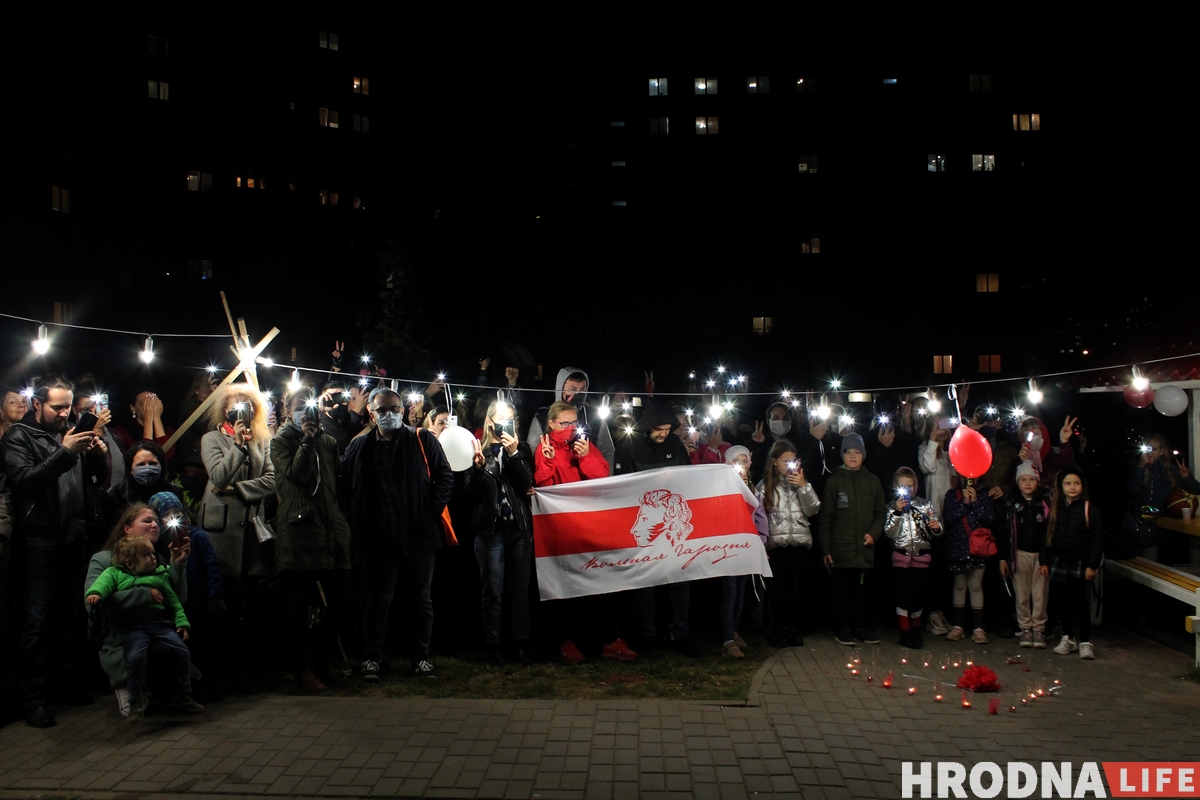 Гродзенцы зладзілі дваровы фестываль да Дня маці. Да іх прыехала міліцыя