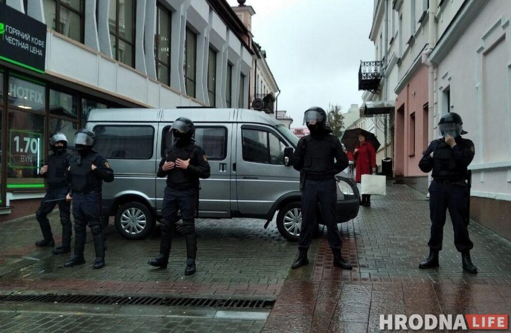 Ярмарка с ОМОНом: в Гродно задержали журналистов Ярмарка с ОМОНом: в Гродно задержали журналистов