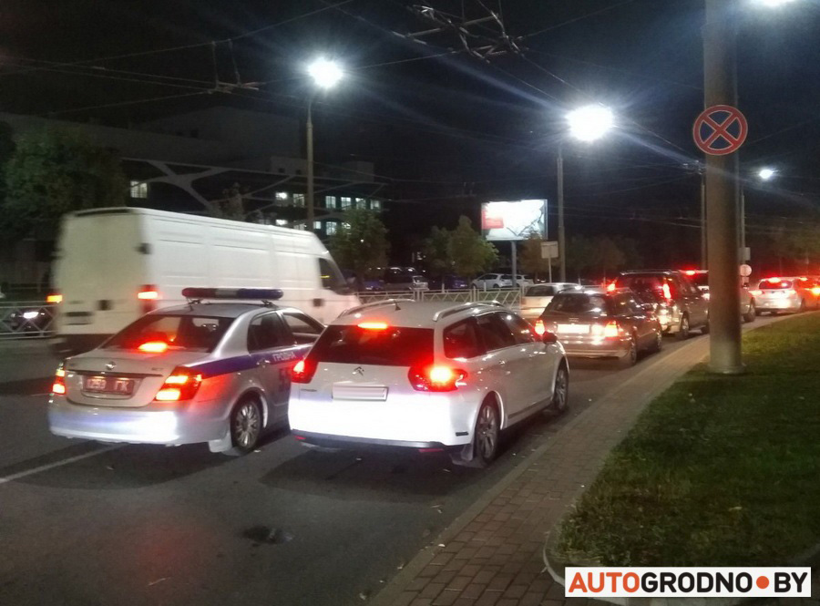 Очереди в МакДональдс в Гродно - Макдрайв