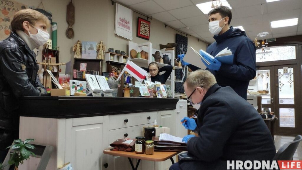 Пришли с проверкой. Что происходит в заведениях Гродно, которые не работали 26 октября Пришли с проверкой. Что происходит в заведениях Гродно, которые не работали 26 октября