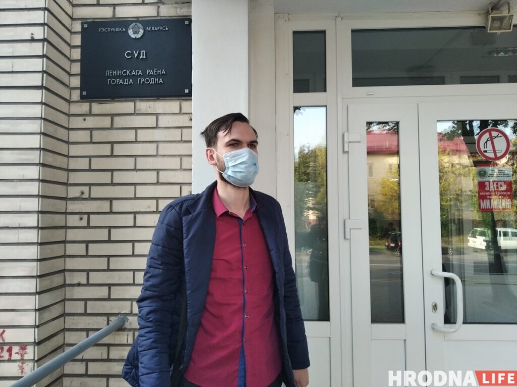 Избитого за пикет с фото пострадавшей девочки гродненца осудили на штраф Избитого за пикет с фото пострадавшей девочки гродненца осудили на штраф