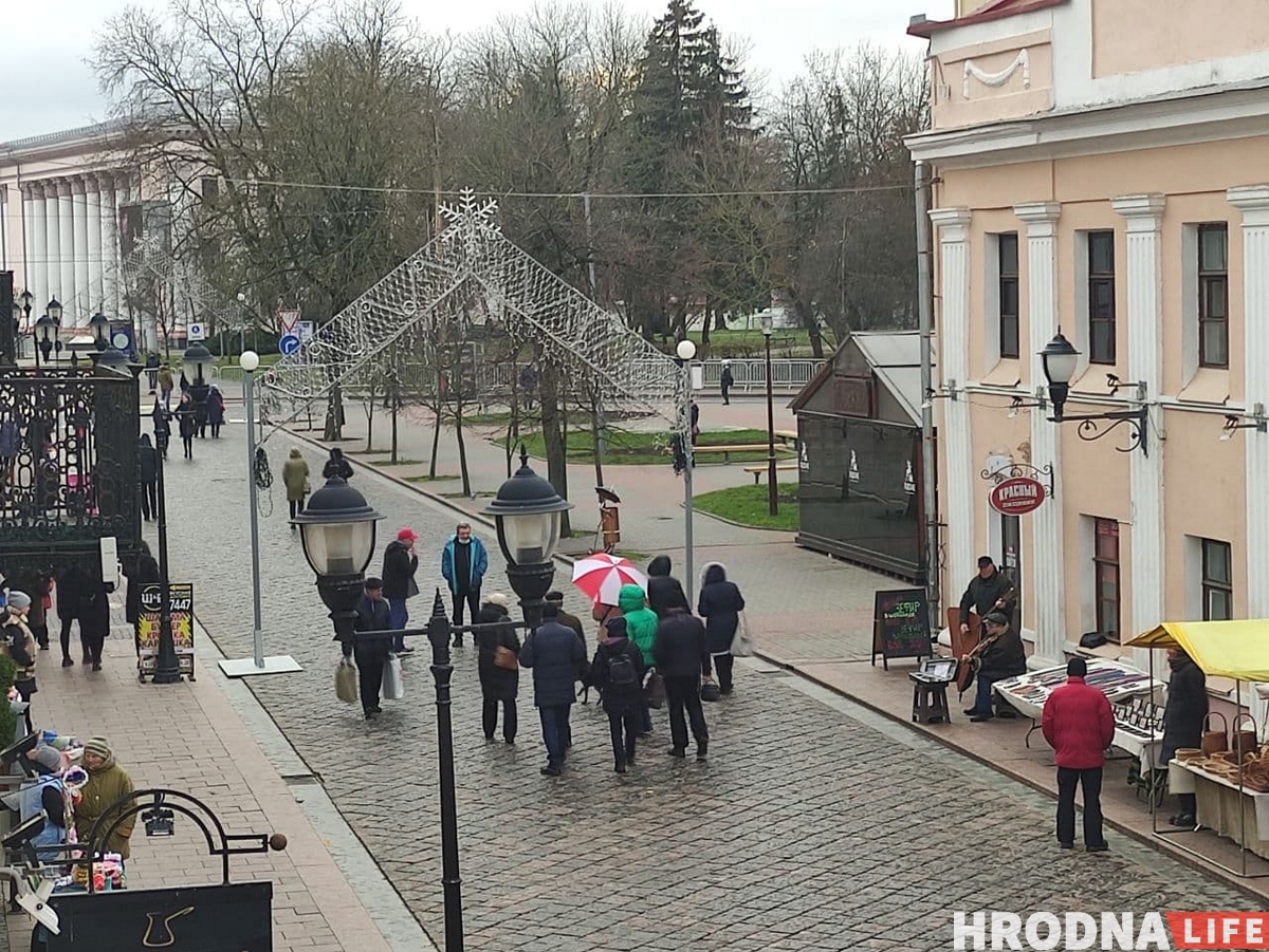 Мінімум 12 чалавек затрымалі ў Гродне ў дварах 29 лістапада. Міліцыя: "Ненадоўга збіраліся малалікія групы грамадзян"