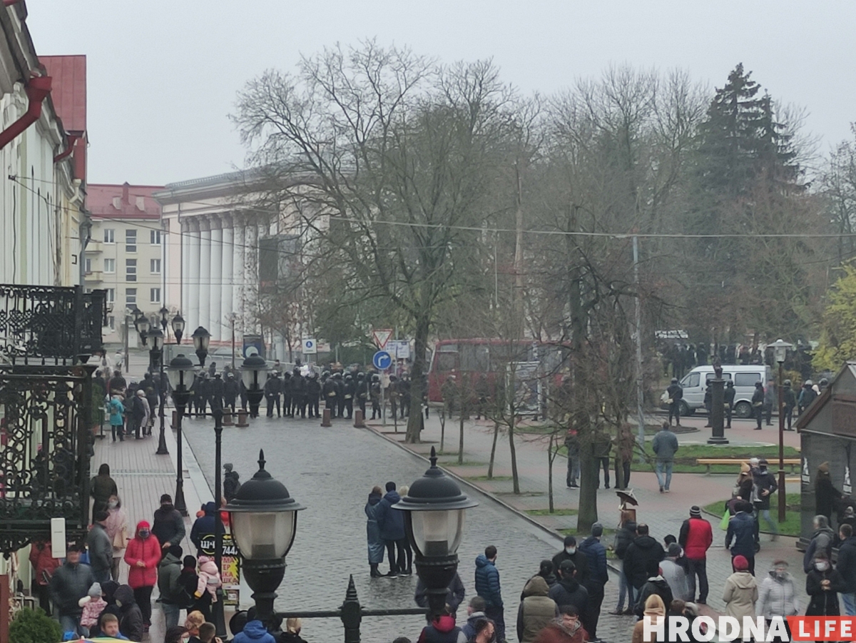 Гродна 15 лістапада: акцыя памяці Бандарэнка, разбурэнне мемарыялаў, дзясяткі затрыманняў