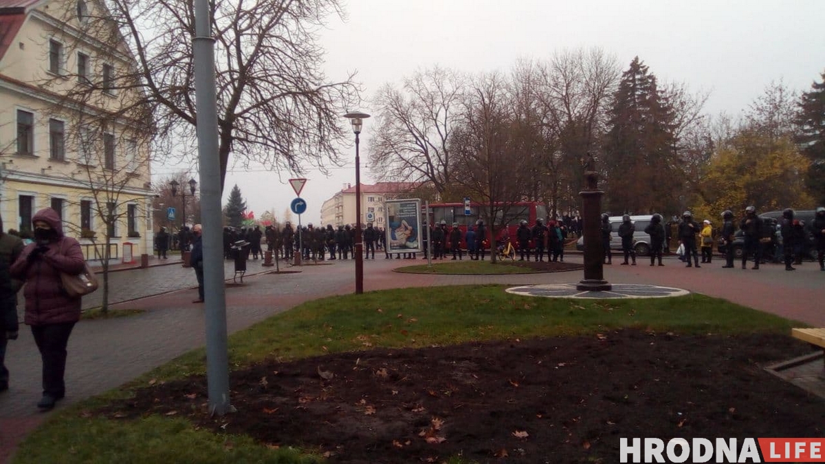 Гродна 15 лістапада: акцыя памяці Бандарэнка, разбурэнне мемарыялаў, дзясяткі затрыманняў