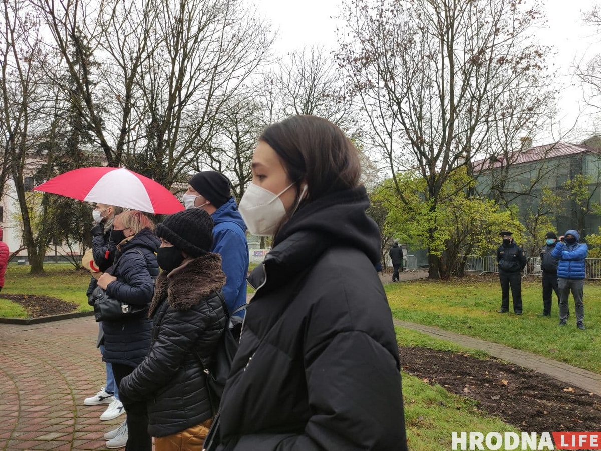 Панихида и цепи солидарности. Как Гродно скорбит по Роману Бондаренко