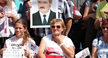 «Мама была в этой же тюрьме при немцах». Собиравшая подписи за Лукашенко пенсионерка оказалась в камере и сбежала в Польшу