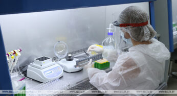 Лукашенко: Беларусь может заняться разработкой и производством собственной вакцины от коронавируса