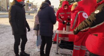 «За першы дзень — 300 чалавек». Пункт абагрэву Чырвонага крыжа пачаў працу ў Гродне