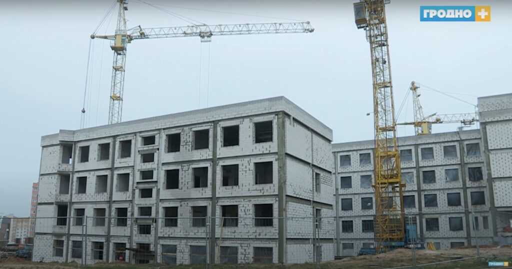 Поликлинику в Ольшанке строят почти год. Как идет строительство и сколько осталось