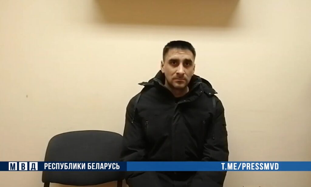 Гродненец сорвал с ночного клуба государственный флаг. Завели уголовное дело