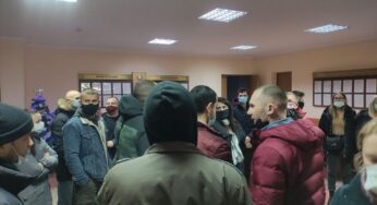 Четырех гродненцев начали судить за насилие над милиционерами у «Галактики». Их обвинили в преступном сговоре