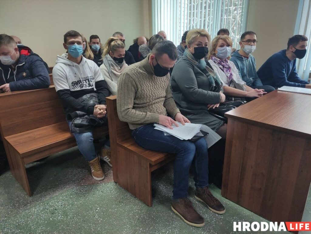 Пятерых гродненцев судят за сцепку в сентябре. Потерпевшие - 11 силовиков