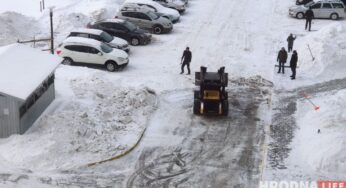 “Работаем и день и ночь”. Как частники спасают Гродно от снега