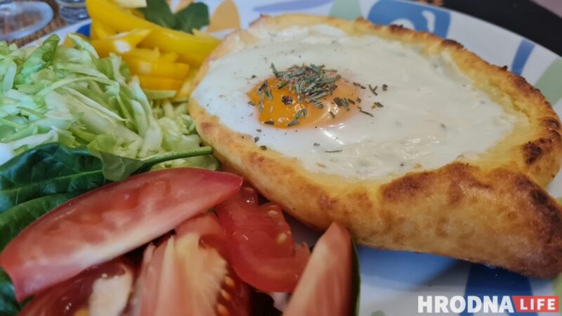 Гатуй хутка, еш павольна. Хачапуры на тварожным цесце і грэйпфрутавы фрэш для нядзельнага сняданку Гатуй хутка, еш павольна. Хачапуры на тварожным цесце і грэйпфрутавы фрэш для нядзельнага сняданку