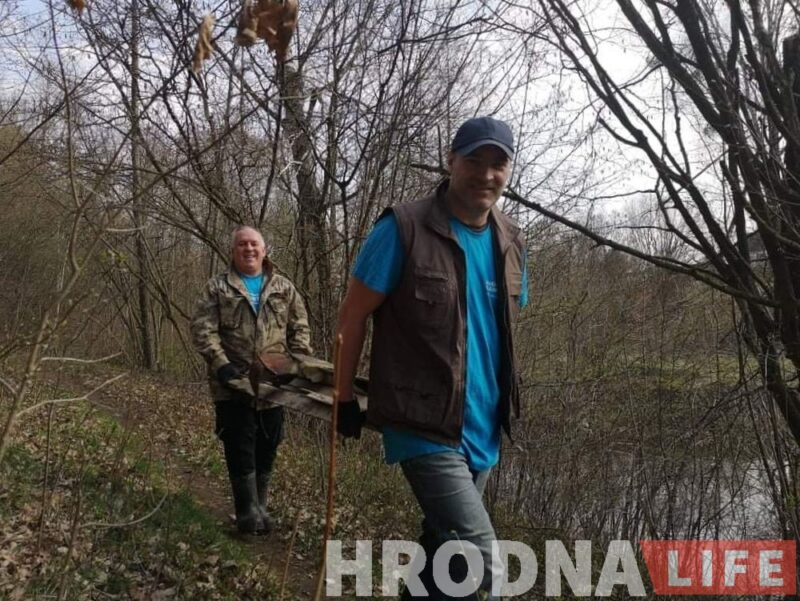 родник в Солах, уборка мусора