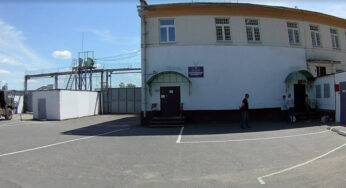 Сидели политзаключенные, бывали суициды, работал Лукашенко. Что известно про колонию в Шклове, в которой умер Витольд Ашурок?