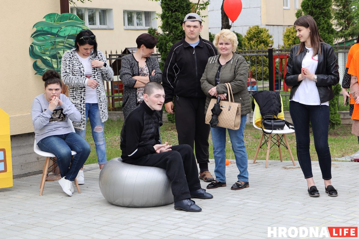 “Следующим будет Папа Римский”. Как работает Гродненский детский хоспис, за который переживает Анджелина Джоли