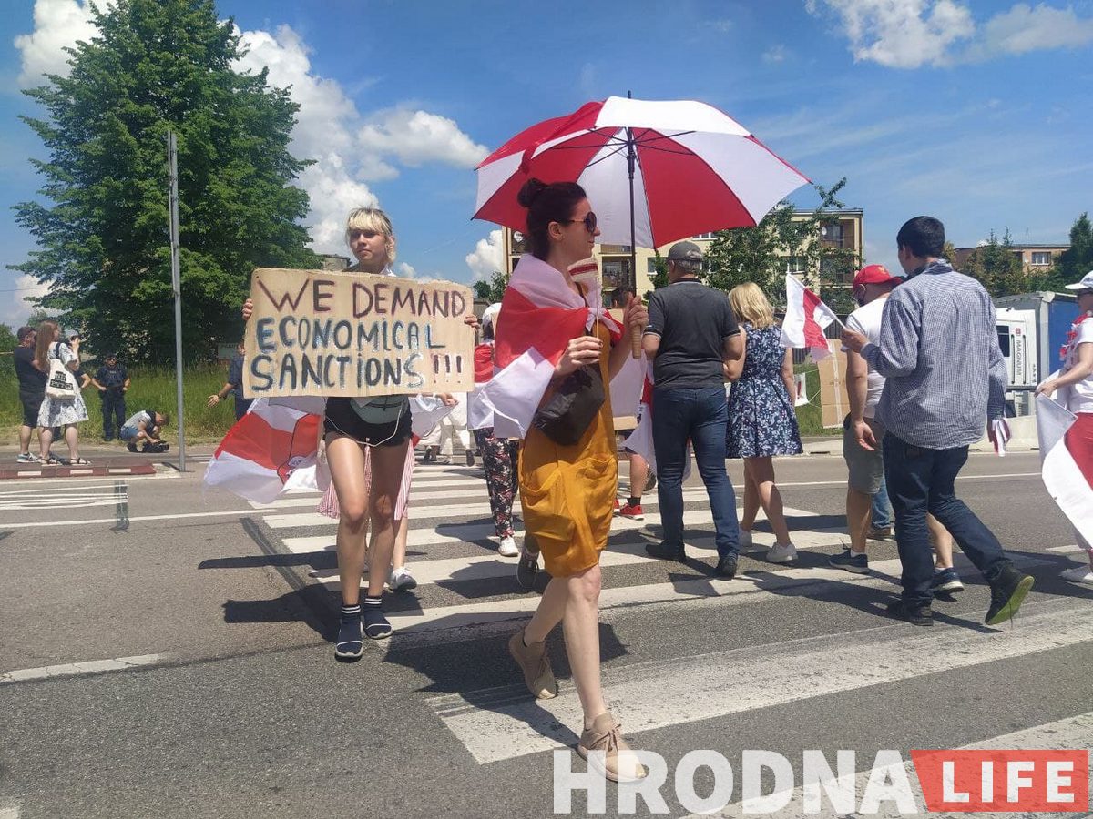 Пикет на польско-белорусской границе: протестующие блокировали дорогу, Латушко передал требования Совмину