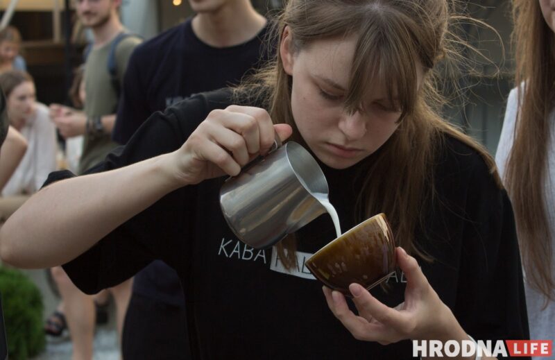 Наталья Мелешко, бариста кофейни "Наша кава", победительница Первого Гродненского батла по латте-арту