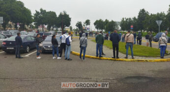 «Никто не торопился». В Гродненском облисполкоме прокомментировали очереди в ГАИ и обвинили в них гродненцев