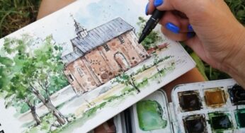 «Фотография документирует реальность, рисунок передает чувства». Открылась выставка Катерины Забелиной «Любимый Гродно»