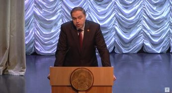 Лукашенко раскритиковал, Караник призывает. Что сказал о масках председатель облисполкома