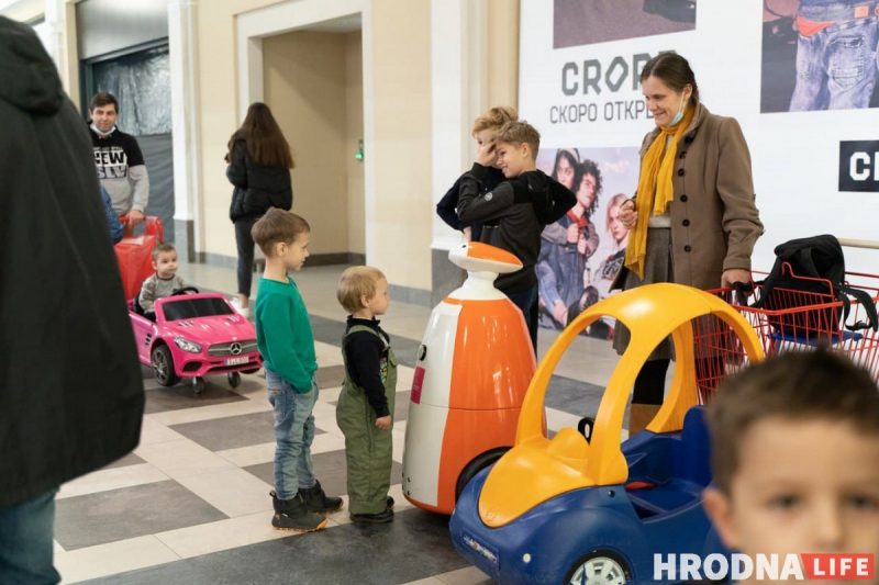 Семь роботов, которые облегчат жизнь. Выставка о том, что могут роботы, открылась в Гродно Семь роботов, которые облегчат жизнь. Выставка о том, что могут роботы, открылась в Гродно