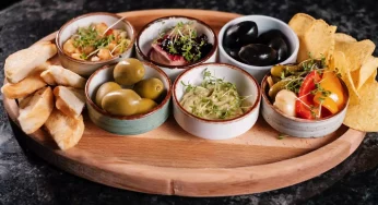 Восемь заведений открылись, шесть — закрылись. Как изменилось количество кафе и баров в Гродно за полгода