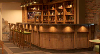 Раньше лечили наркоманов, сейчас будут наливать. Смотрите, каким будет бар в дворце XVIII века под Гродно