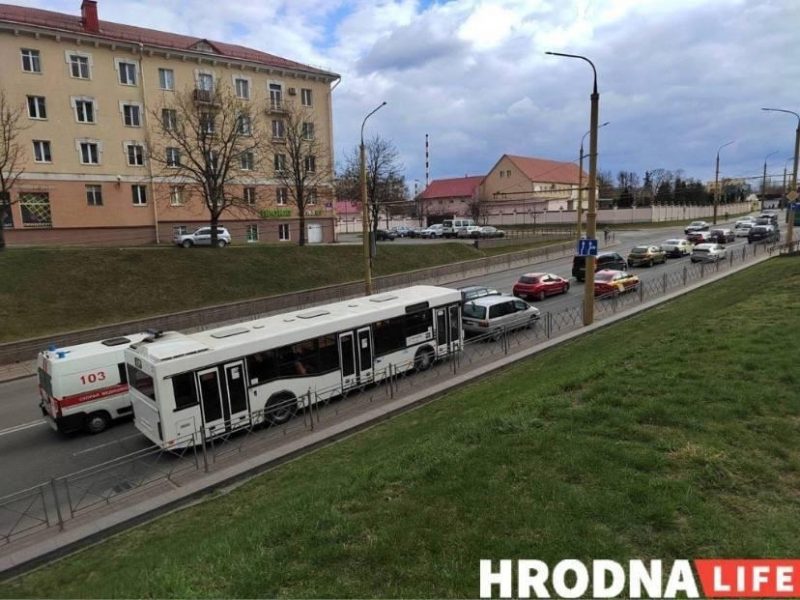 Автобус на улице Гродно