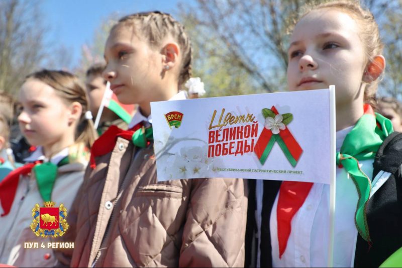 Генпрокурор и начальник КГБ открыли в Новом замке в Гродно выставку про геноцид