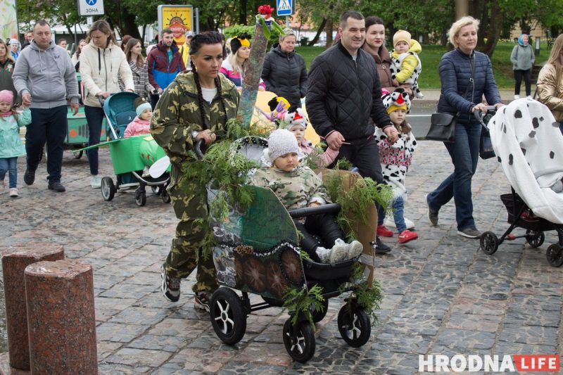 День семьи парад колясок Гродно 2022