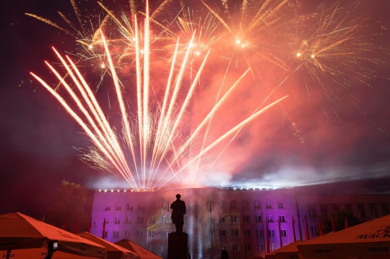 Выставка военной техники и GEELY, хор ветеранов и фейерверк. Что готовят в Гродно на День независимости (программа) Выставка военной техники и GEELY, хор ветеранов и фейерверк. Что готовят в Гродно на День независимости (программа)