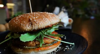 В Минске закрылся веган-бар “Сон”. Его открывала гродненская команда (обновлено)