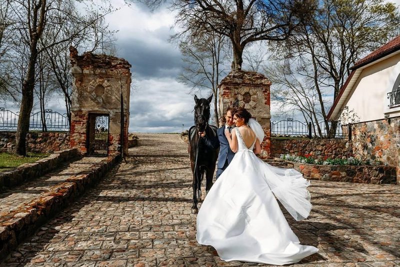 Замок, музей, ресторан. Где ещё в Гродно можно провести выездную регистрацию брака? Выездная регистрация брака в фольварке "Каролино". Фото: facebook.com/karolino.by