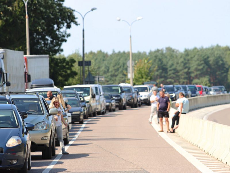 Очередь на границе в Бобровниках