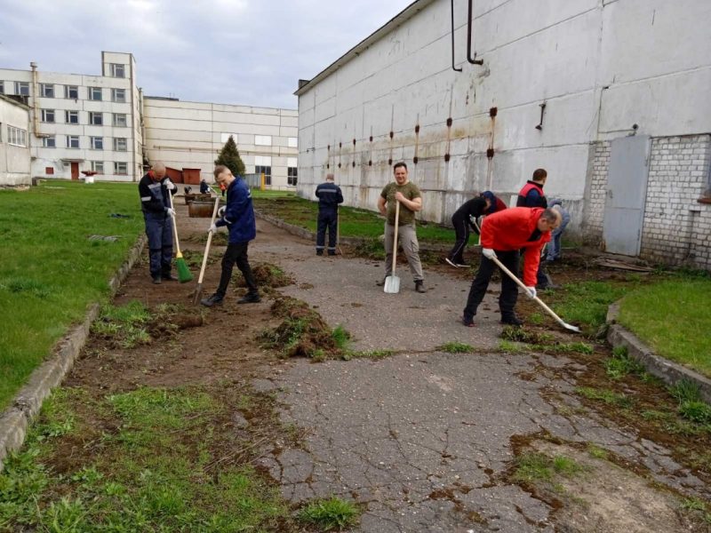 Субботник на предприятии в Гродненской области